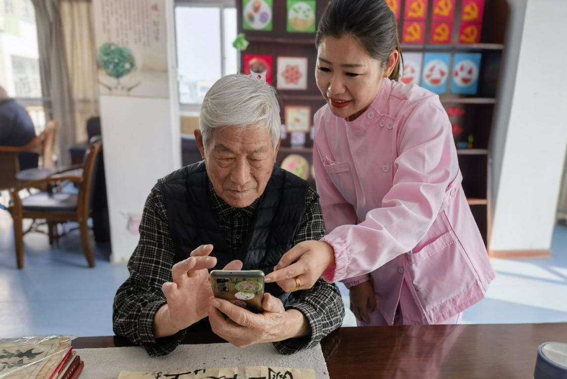济宁市民政局 深化全国文明城市创建 智慧助老•银发无忧 市民政局开展信息无障碍建设活动